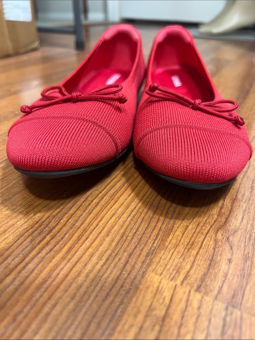 Vivaia Sz 38.5/US 7.5 Ballet Flats Knit Red Bow Accent EUC - Picture 7 of 10